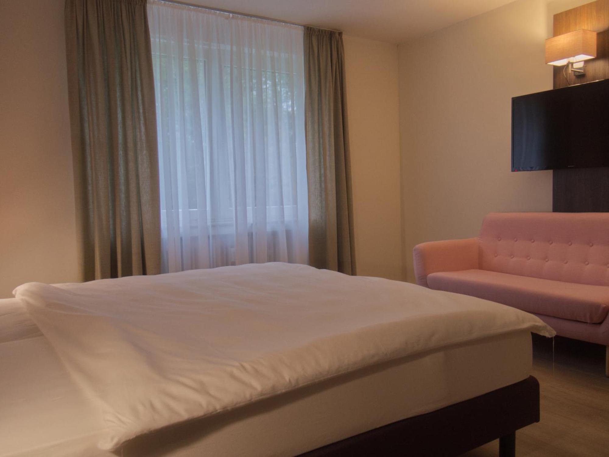Hotel Fährhaus km734 Düsseldorf Zimmer foto