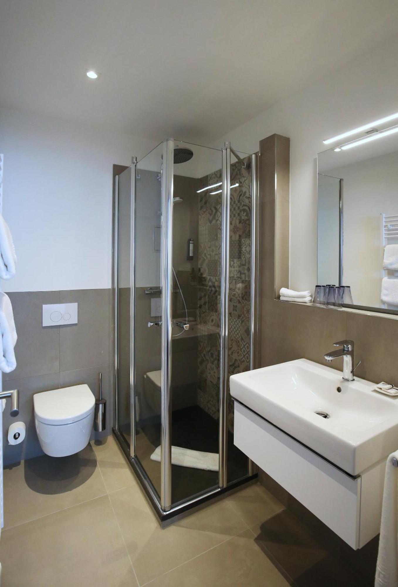 Hotel Fährhaus km734 Düsseldorf Zimmer foto