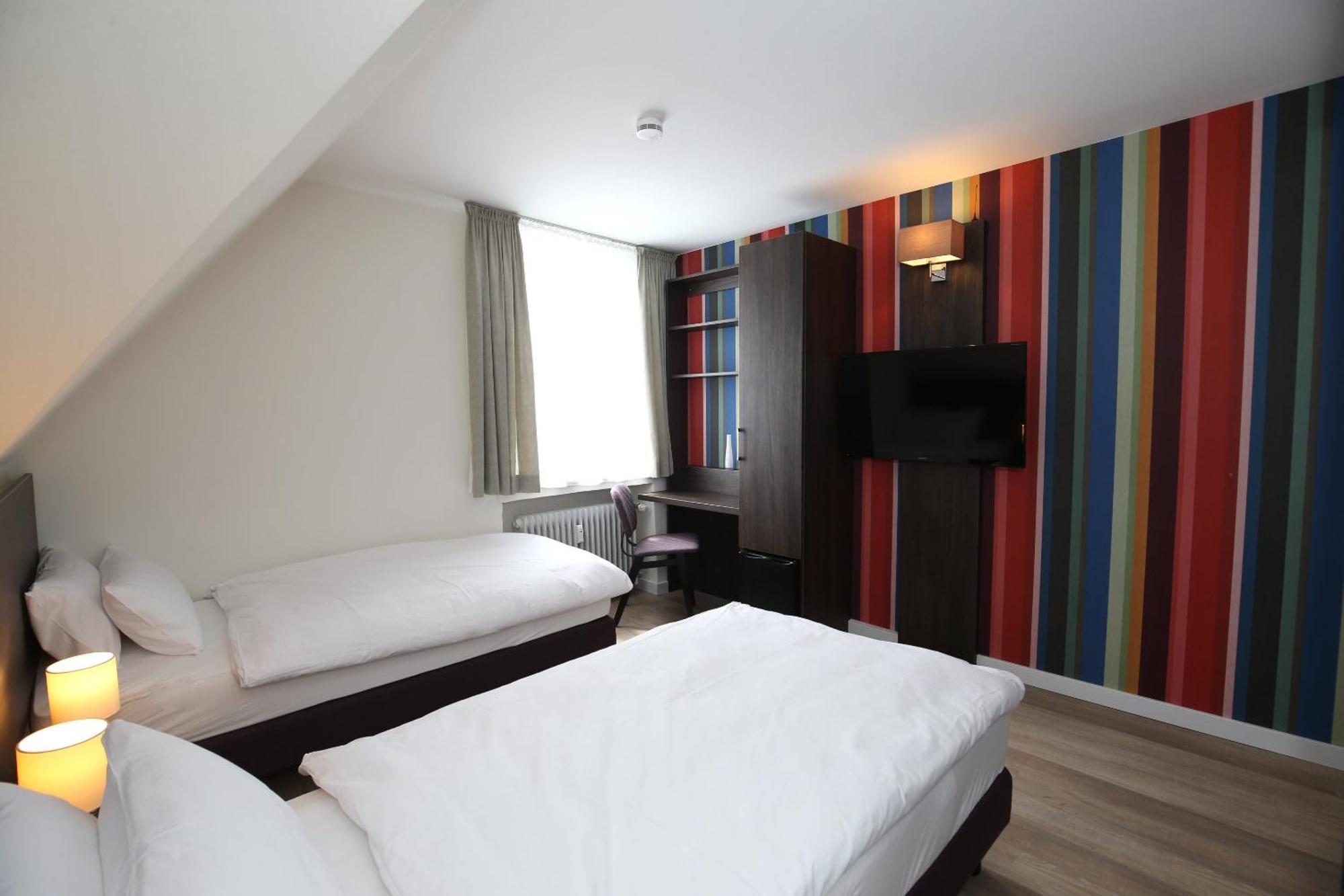 Hotel Fährhaus km734 Düsseldorf Zimmer foto